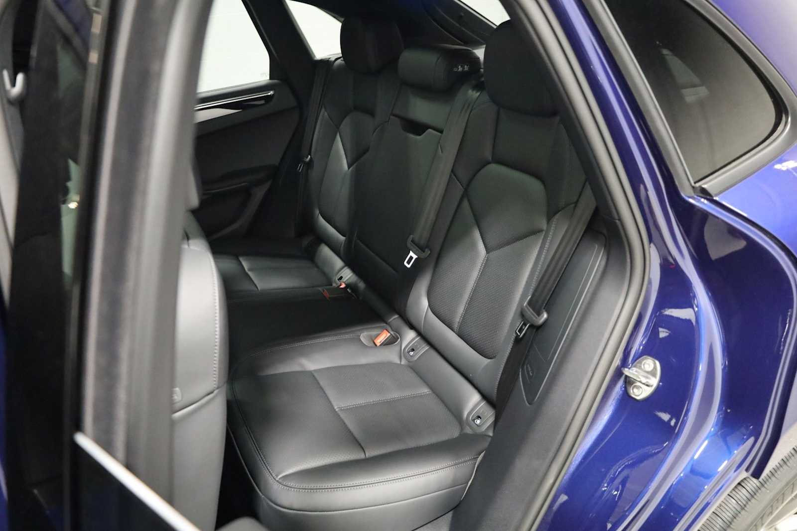 Thumbnail: 2026 Porsche Macan - 36