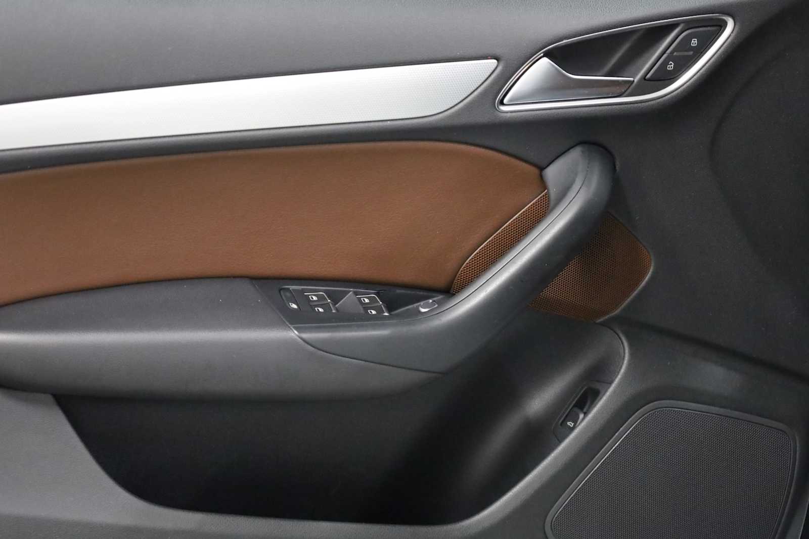 Thumbnail: 2016 Audi Q3 - 16