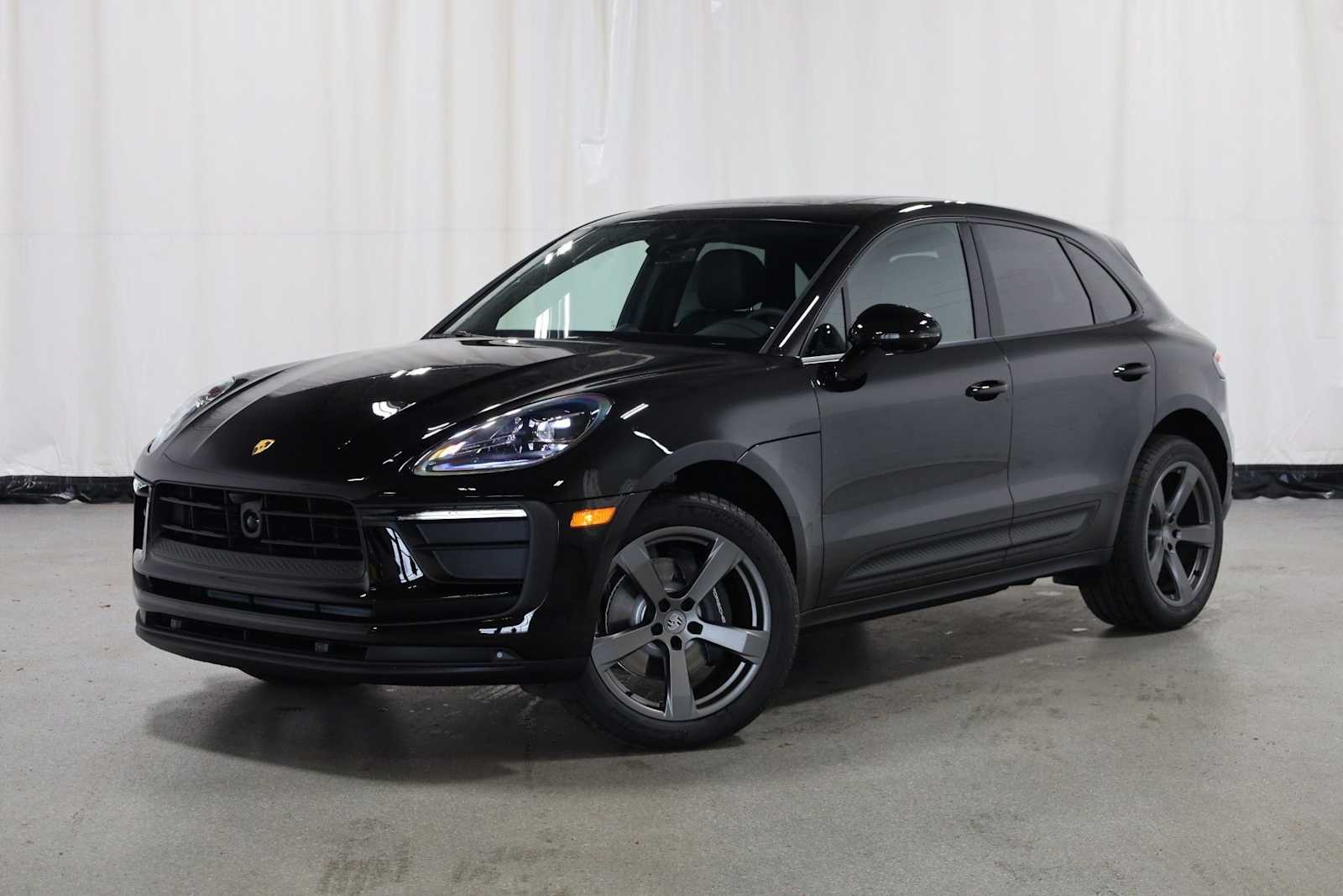 Thumbnail: 2026 Porsche Macan - 1