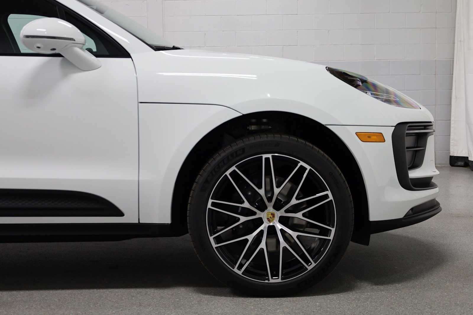 Thumbnail: 2026 Porsche Macan - 11