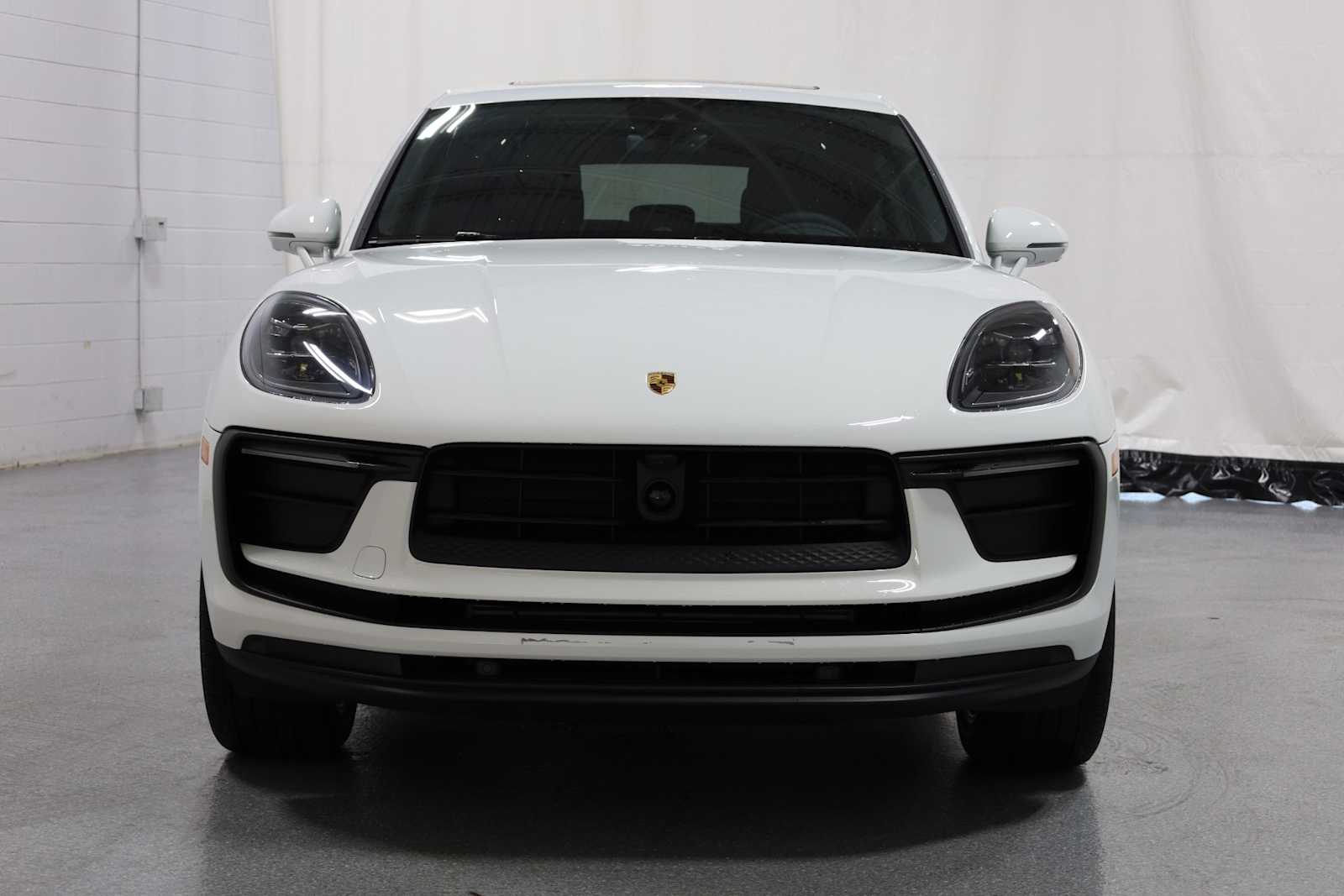 Thumbnail: 2025 Porsche Macan - 7