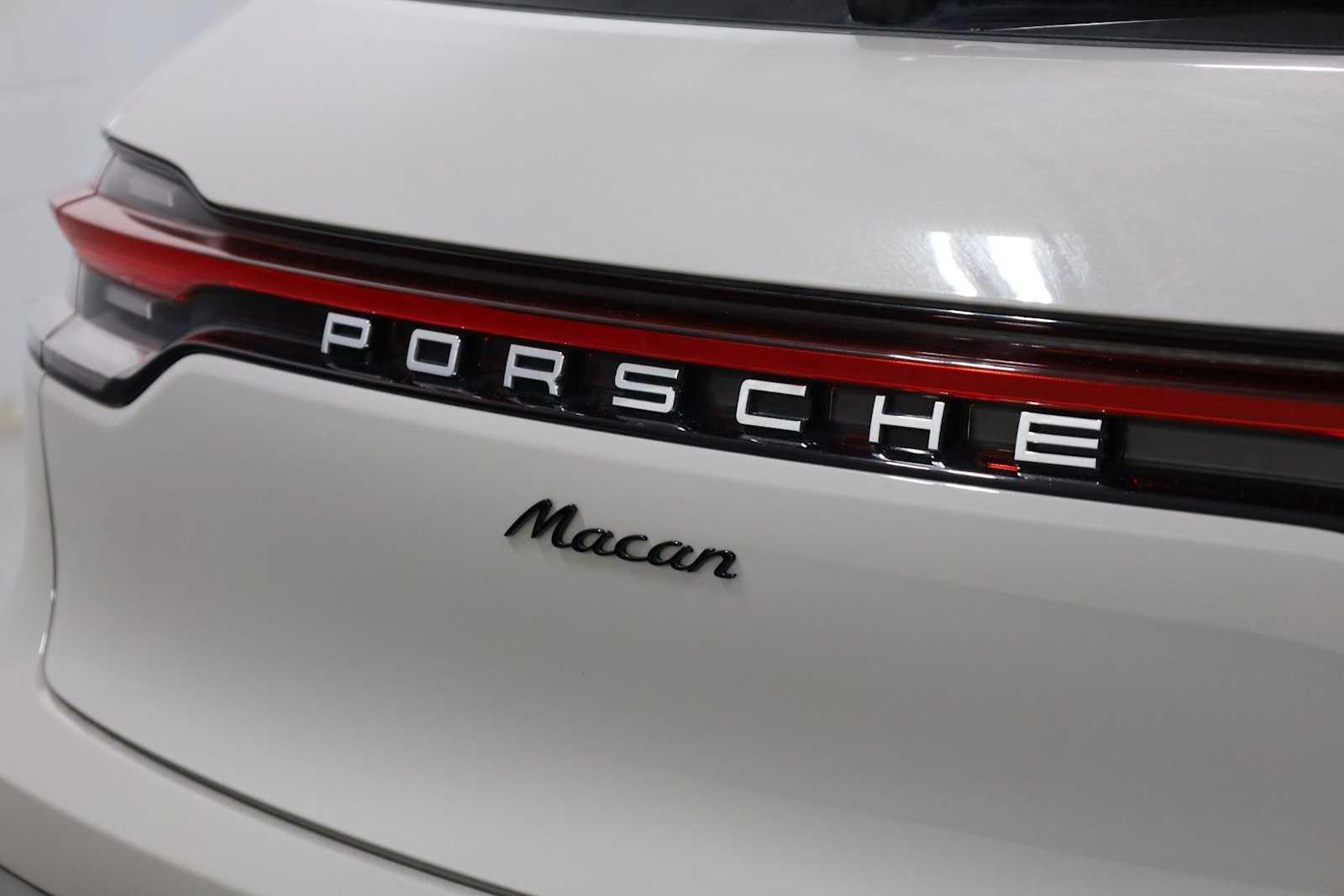 Thumbnail: 2025 Porsche Macan - 8
