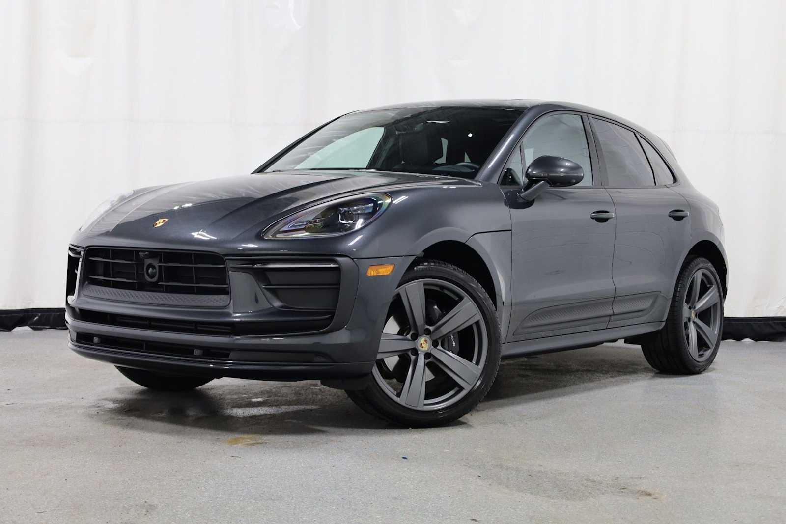 Thumbnail: 2024 Porsche Macan - 1