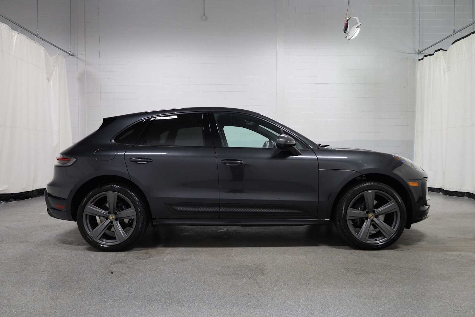 Thumbnail: 2024 Porsche Macan - 10