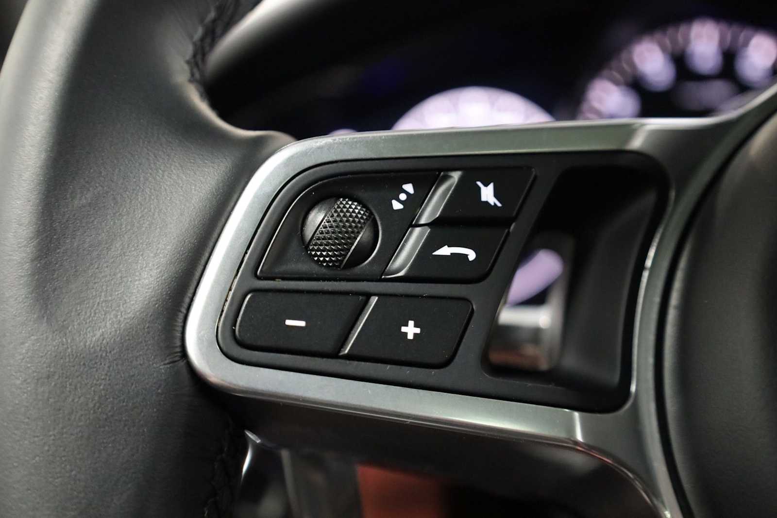 Thumbnail: 2022 Porsche Cayenne - 27