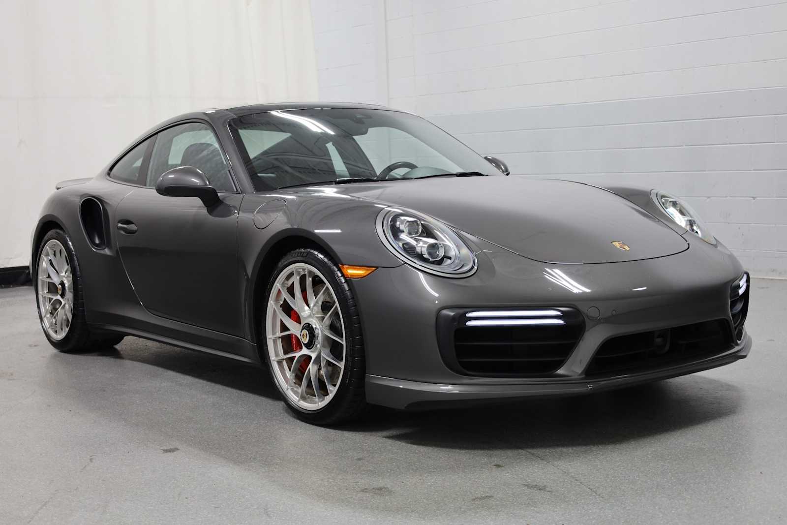 Thumbnail: 2019 Porsche 911 - 13