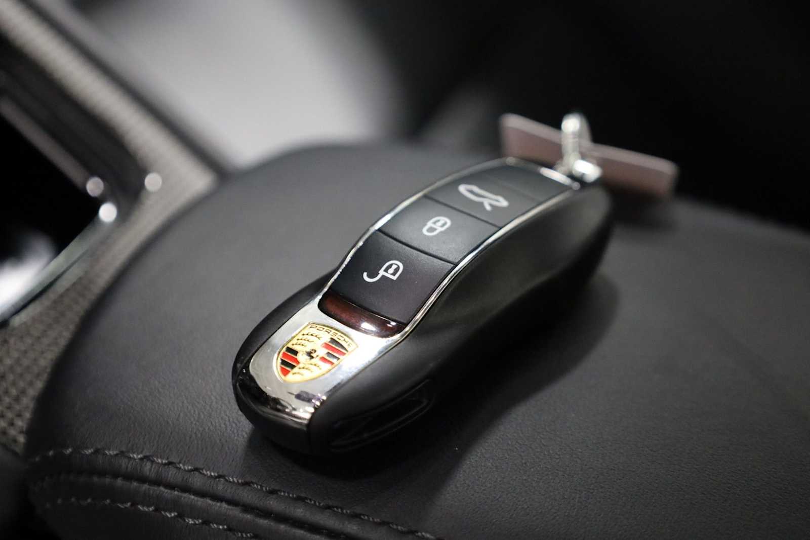 Thumbnail: 2019 Porsche 911 - 42