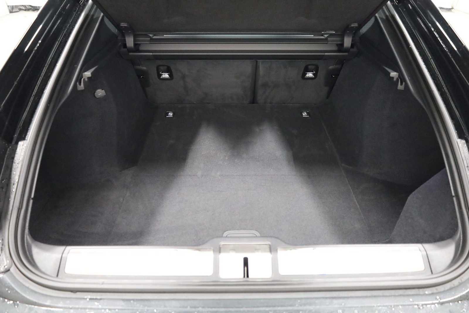 Thumbnail: 2026 Porsche Panamera - 41