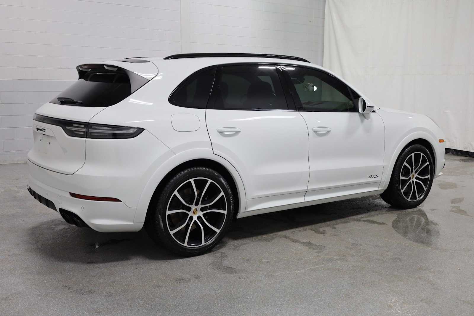 Thumbnail: 2023 Porsche Cayenne - 9