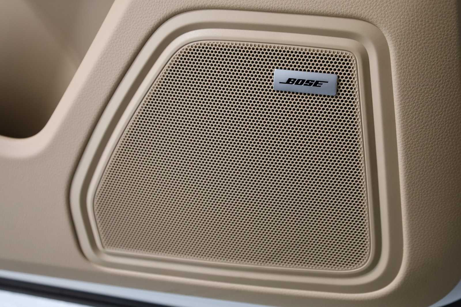 Thumbnail: 2026 Porsche Macan - 17