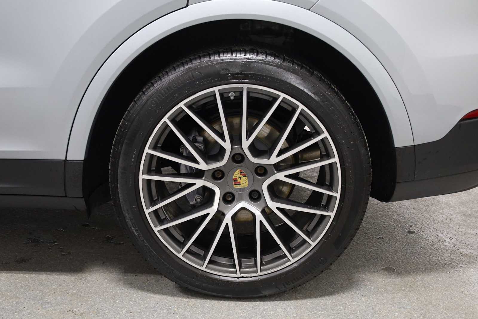 Thumbnail: 2021 Porsche Cayenne - 39