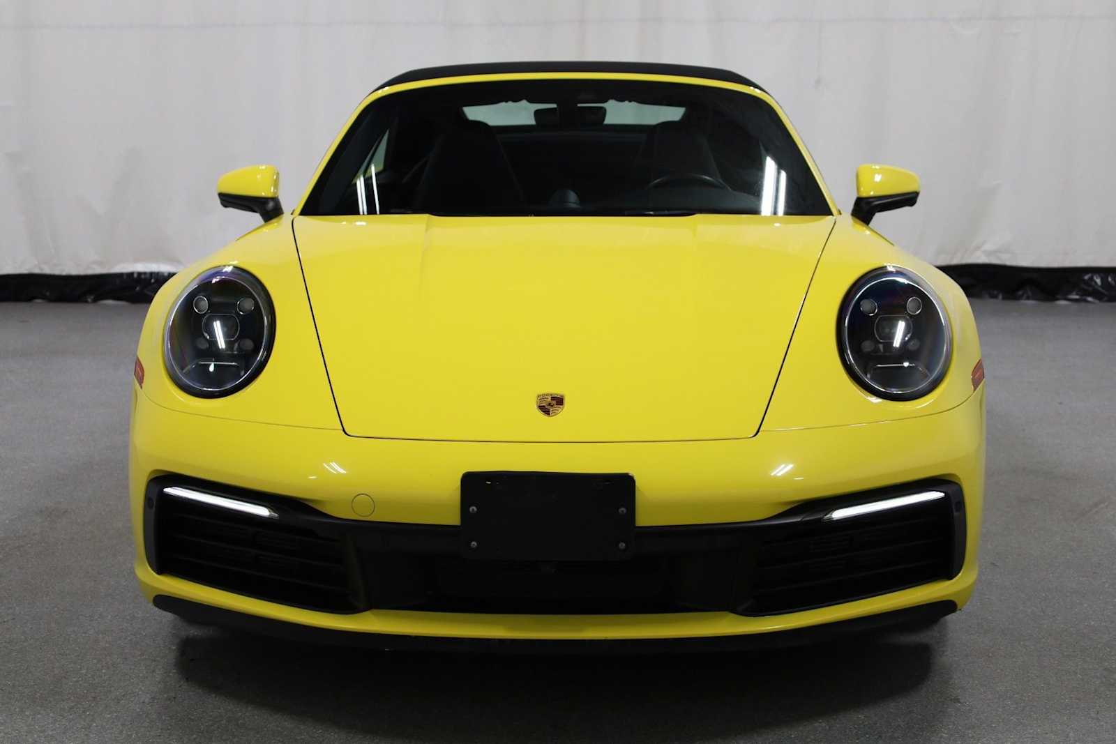 Thumbnail: 2022 Porsche 911 - 14