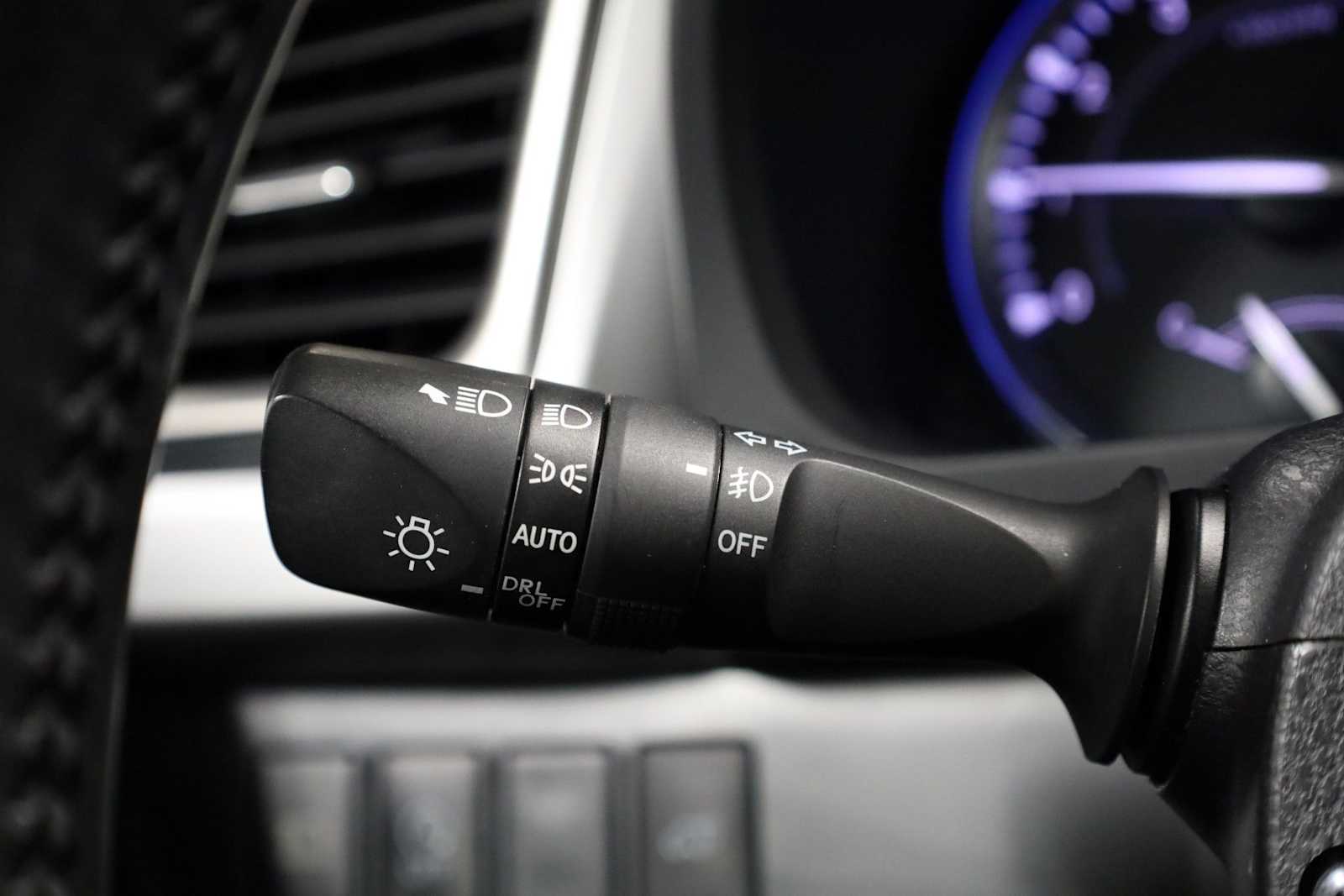 Thumbnail: 2019 Toyota Highlander - 29