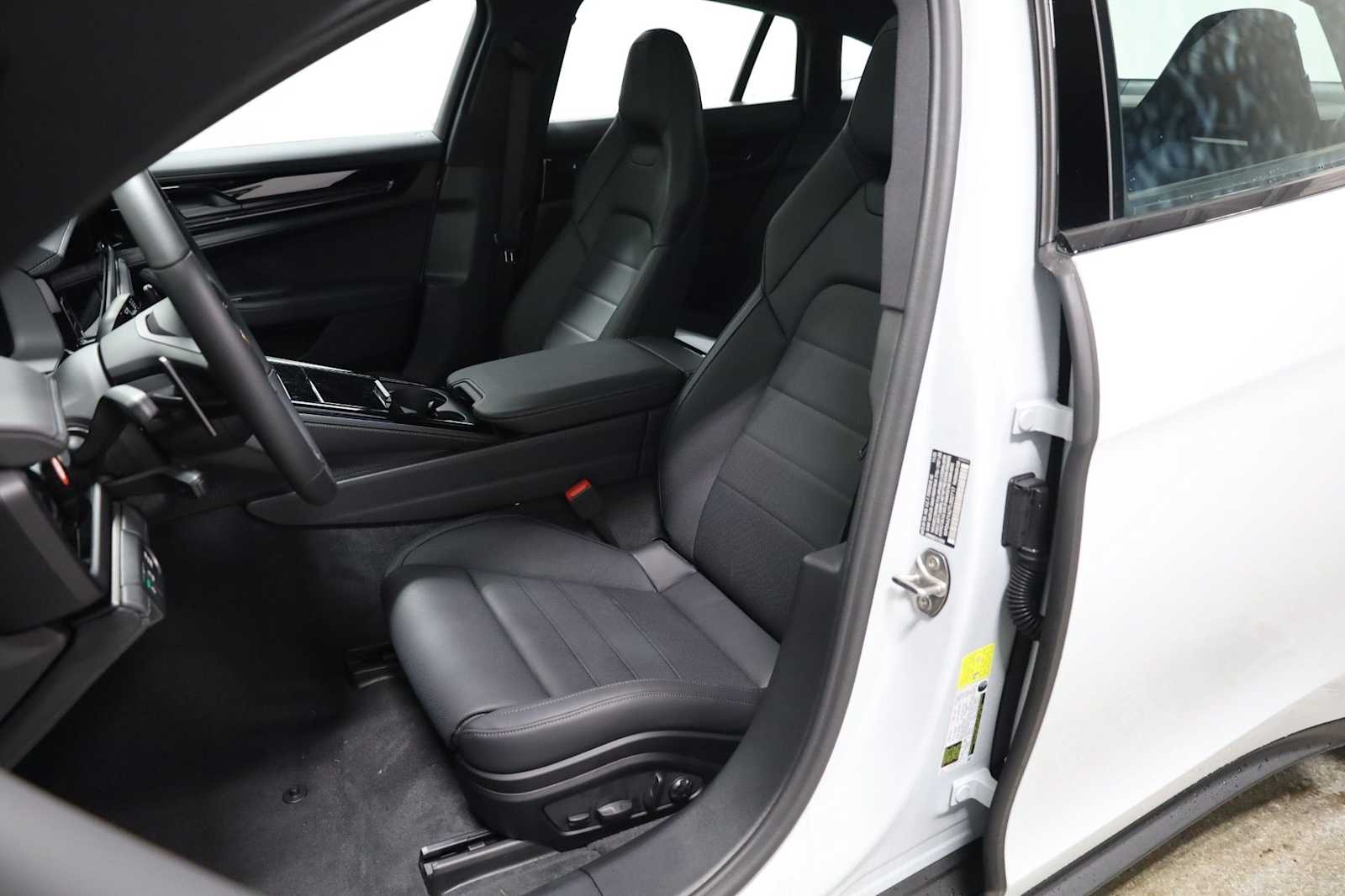 Thumbnail: 2026 Porsche Panamera - 5