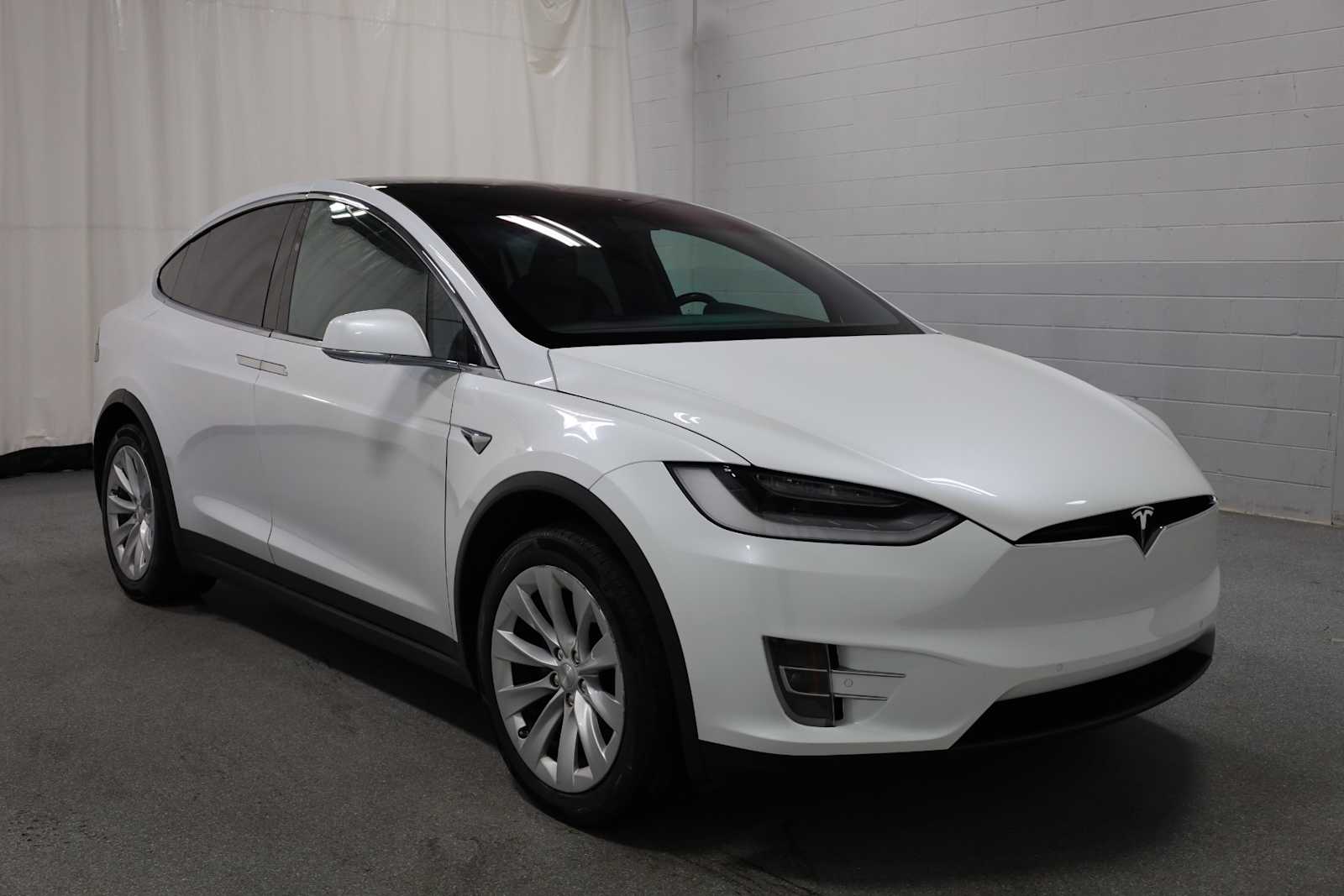 Thumbnail: 2021 Tesla Model X - 13