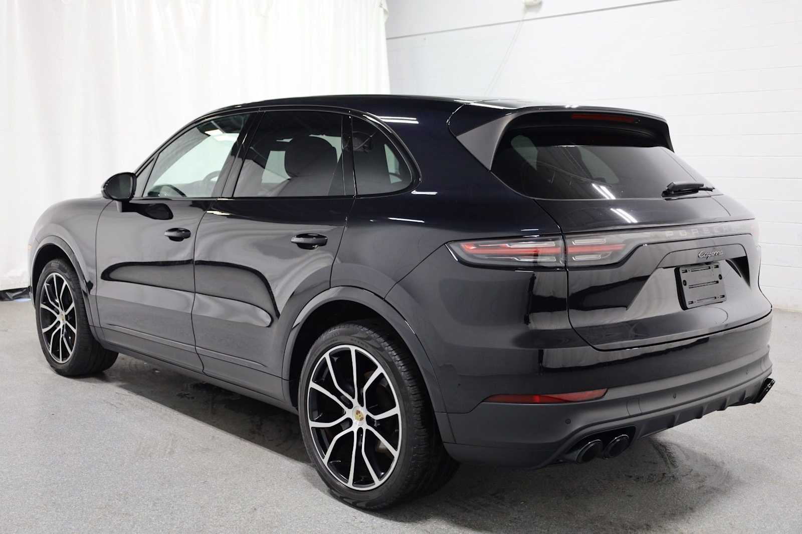 Thumbnail: 2022 Porsche Cayenne - 3