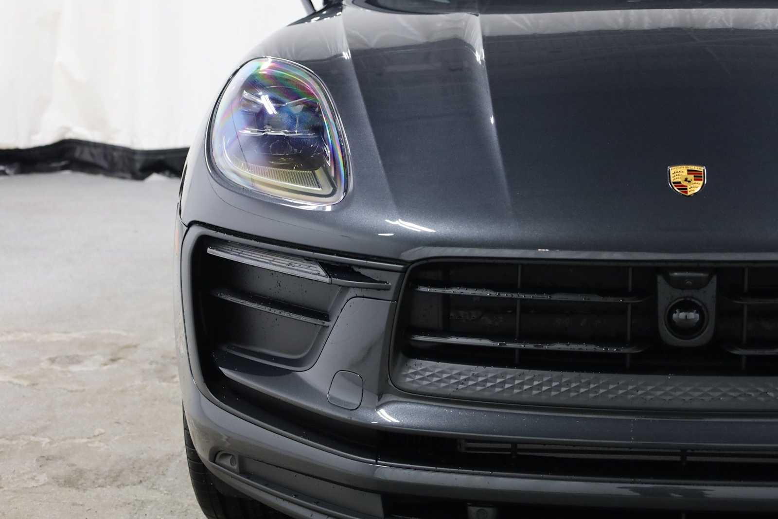 Thumbnail: 2026 Porsche Macan - 15