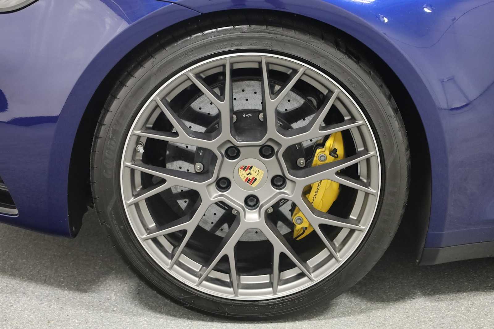 Thumbnail: 2020 Porsche 911 - 33