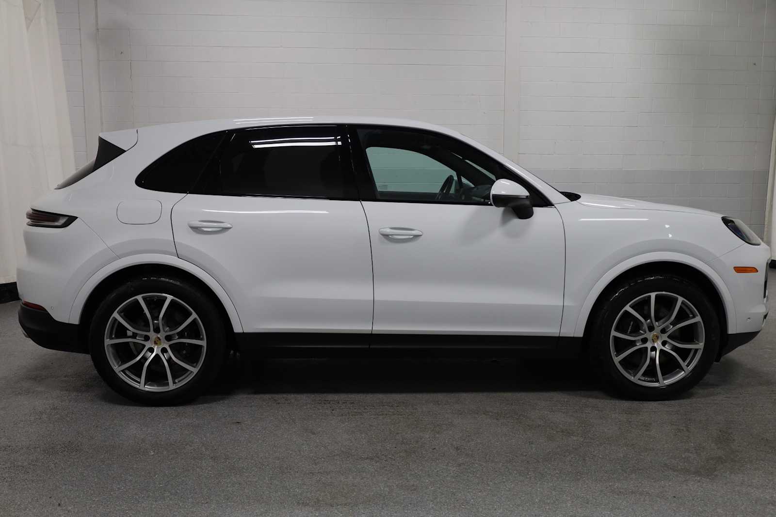 Thumbnail: 2024 Porsche Cayenne - 10