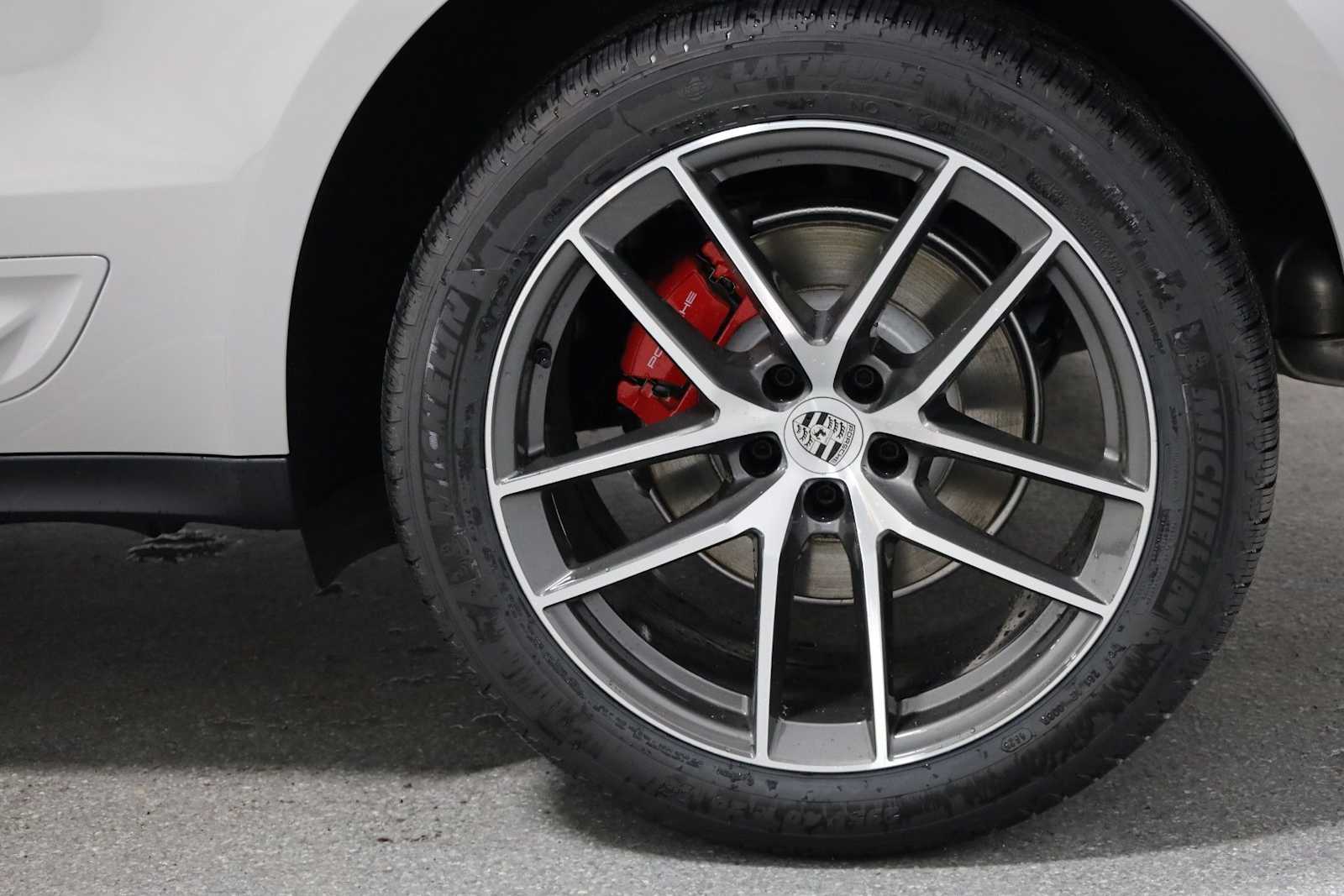 Thumbnail: 2026 Porsche Macan - 40