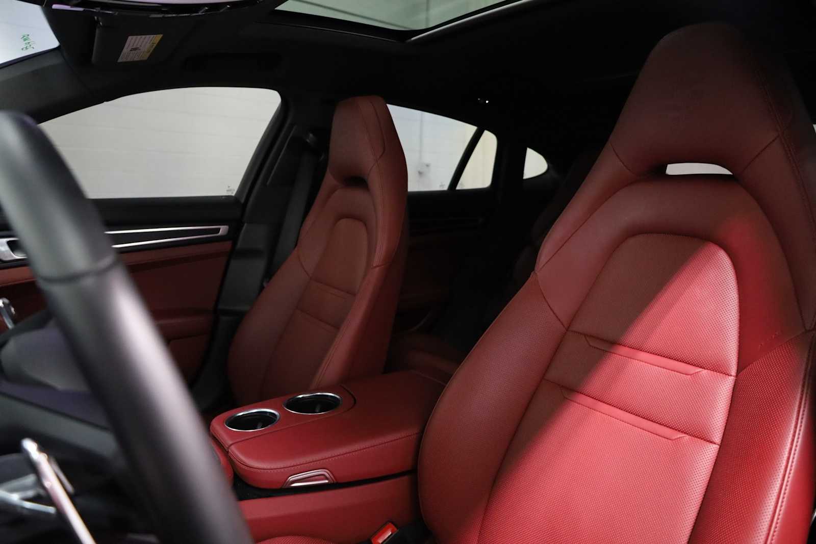 Thumbnail: 2022 Porsche Panamera - 5
