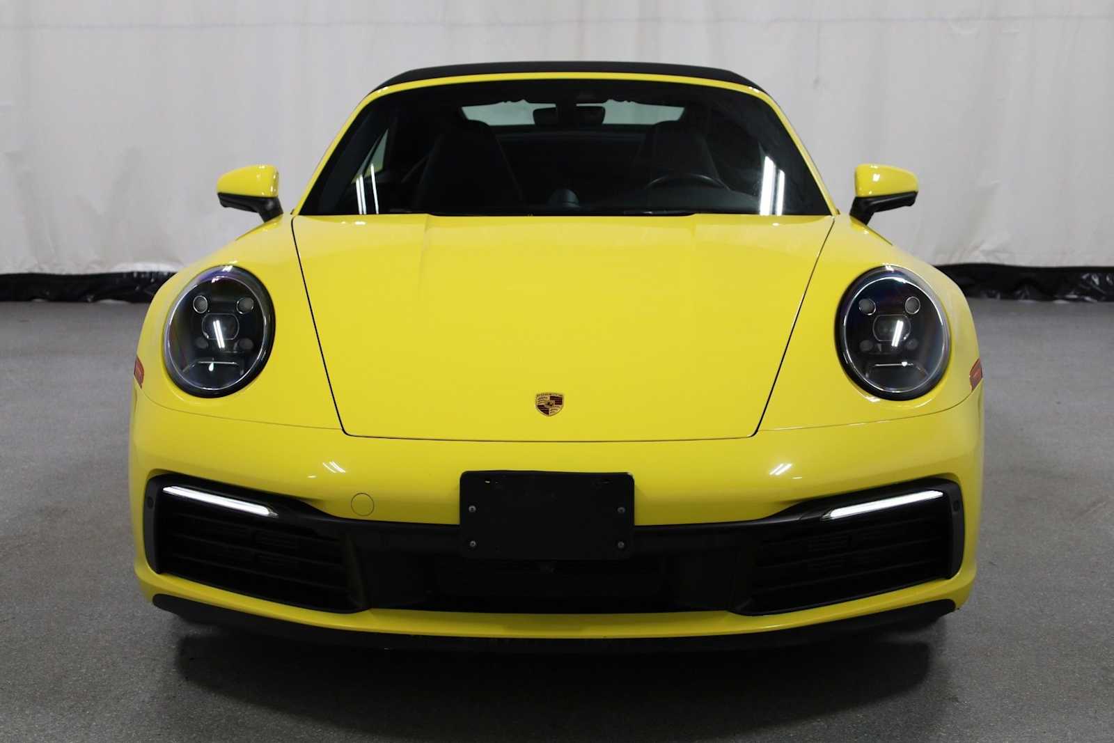 Thumbnail: 2022 Porsche 911 - 14