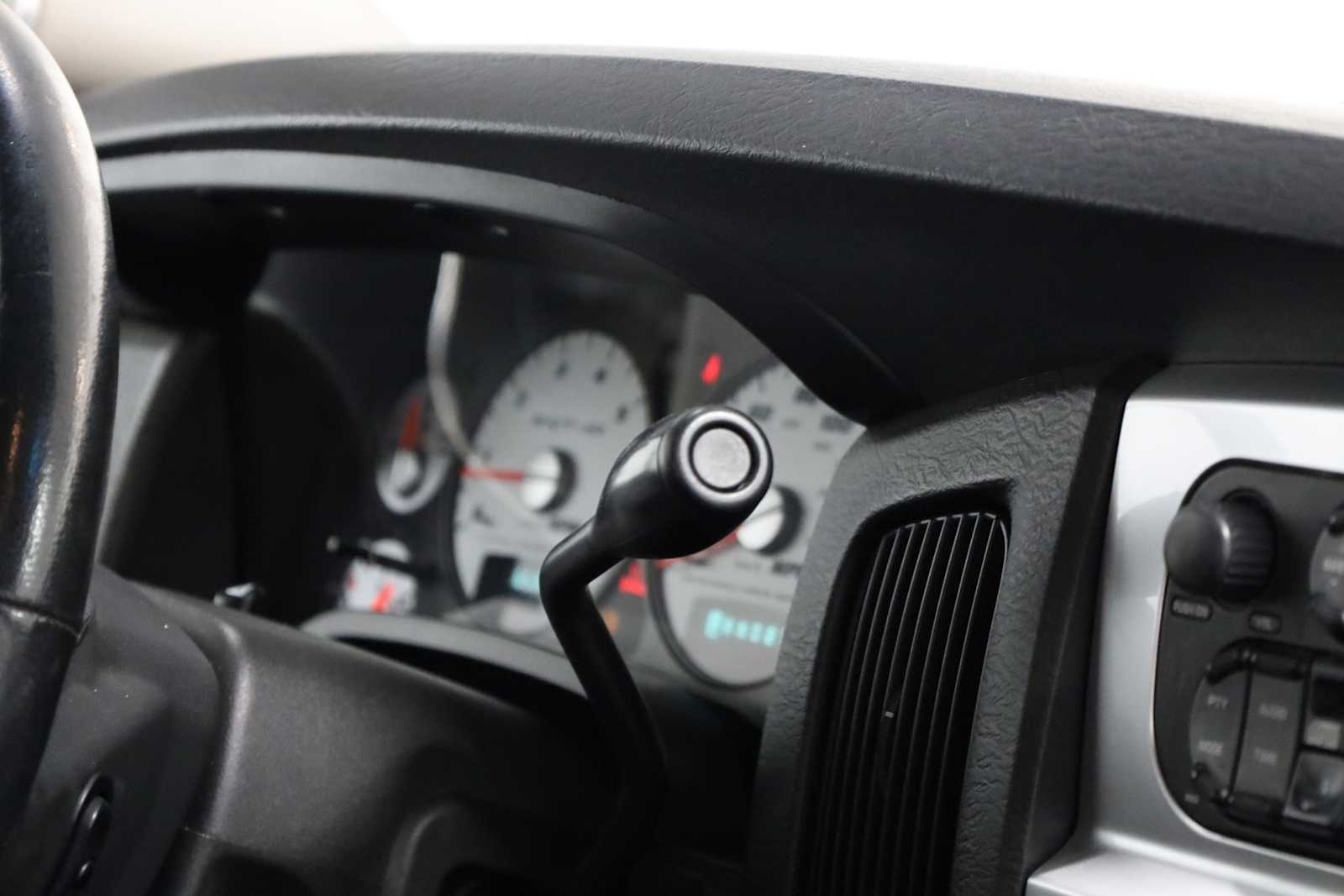 Thumbnail: 2005 Dodge Ram 1500 - 19