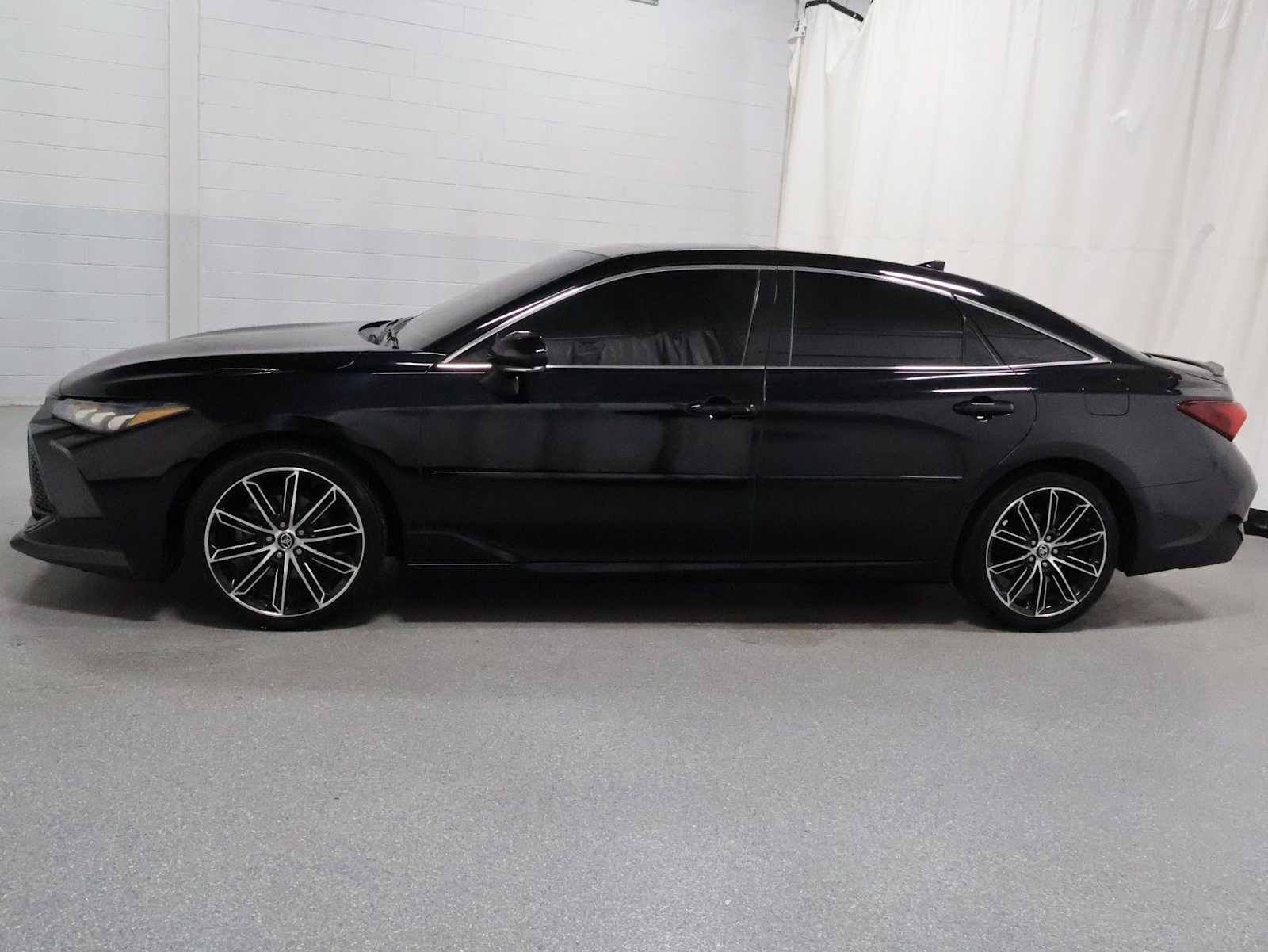 Thumbnail: 2019 Toyota Avalon - 2