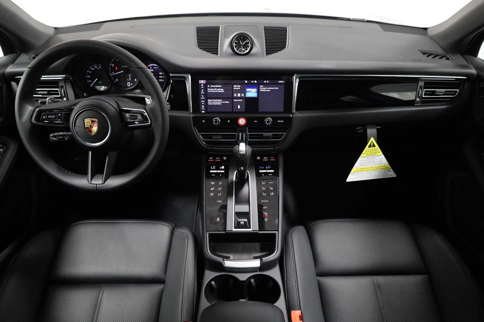 Thumbnail: 2026 Porsche Macan - 27