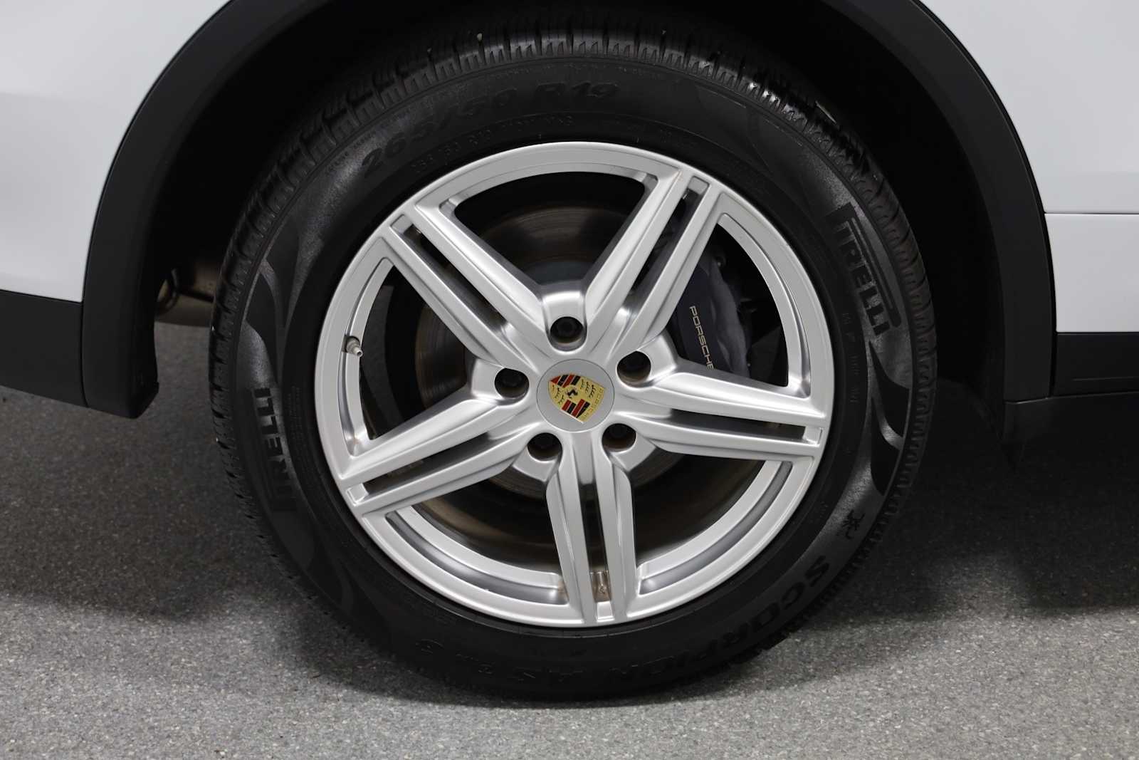 Thumbnail: 2014 Porsche Cayenne - 37