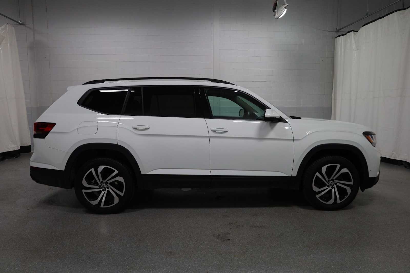 Thumbnail: 2021 Volkswagen Atlas - 10