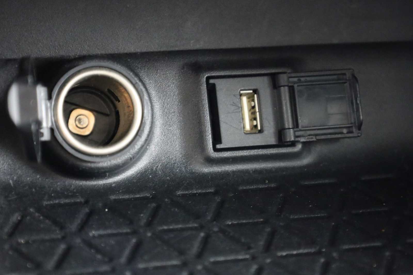 Thumbnail: 2021 Toyota RAV4 - 31