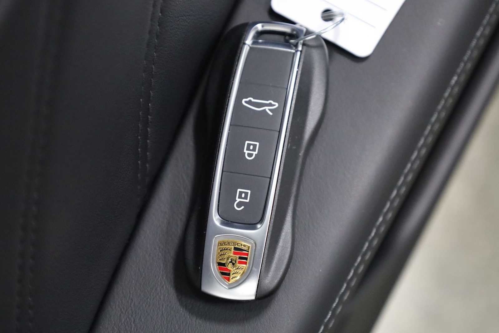 Thumbnail: 2026 Porsche 911 - 42