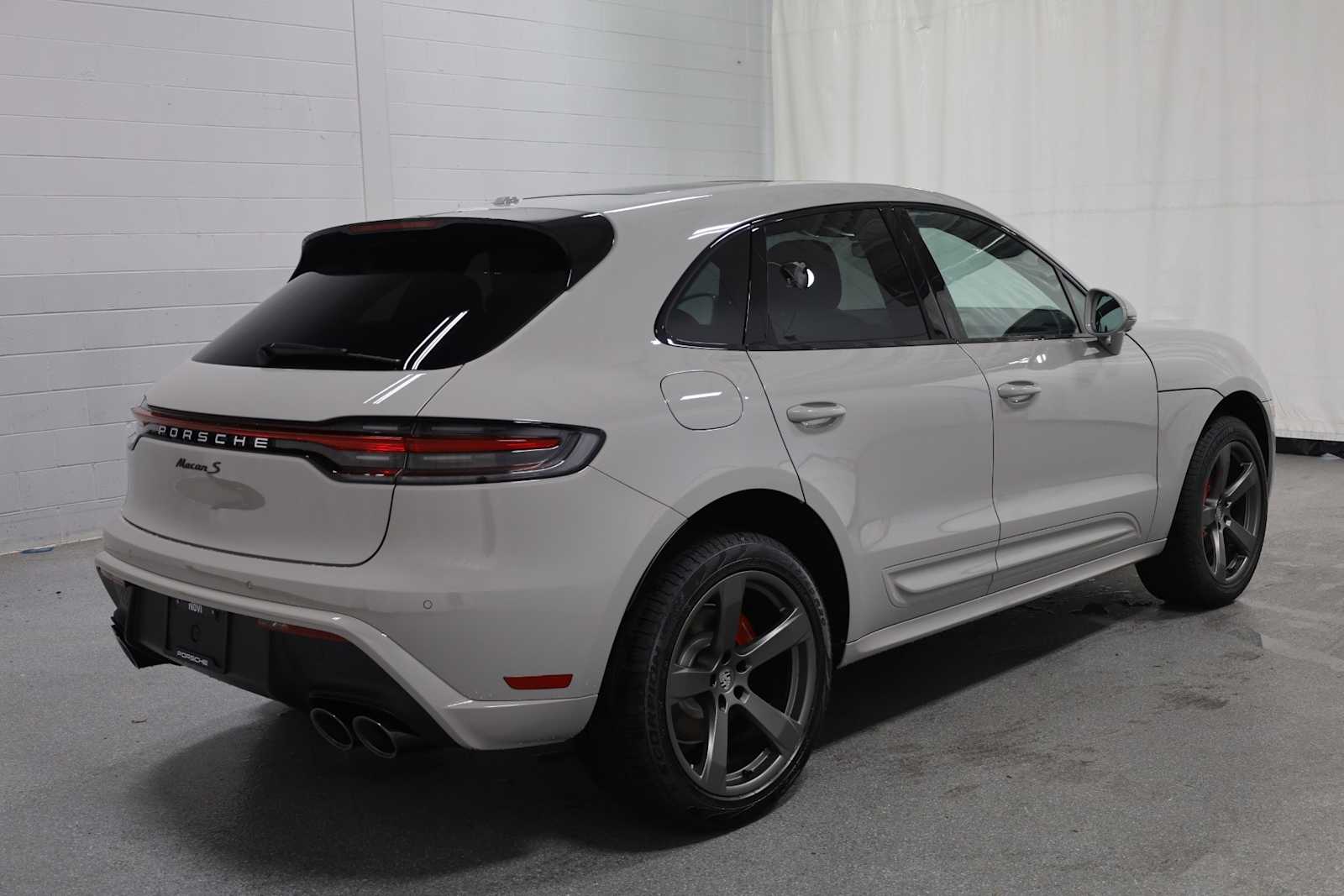 Thumbnail: 2025 Porsche Macan - 9