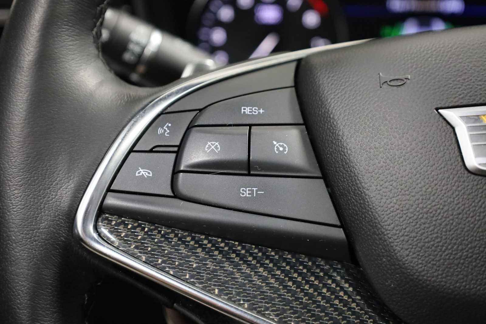 Thumbnail: 2023 Cadillac XT5 - 25