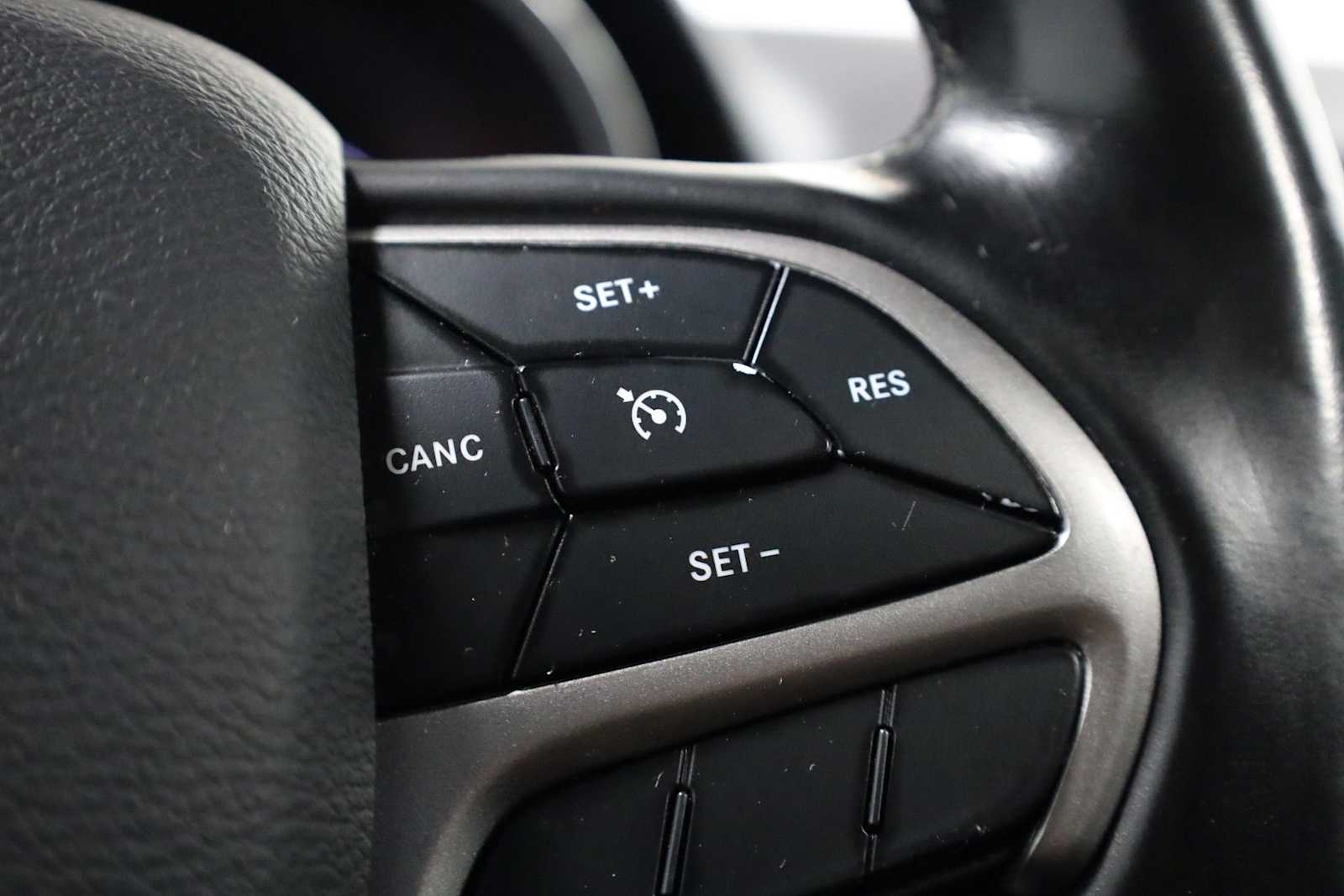 Thumbnail: 2021 Jeep Grand Cherokee - 25