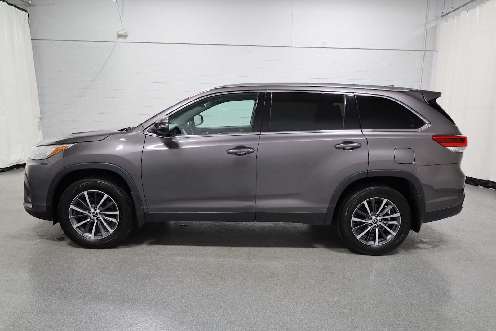 Thumbnail: 2019 Toyota Highlander - 2