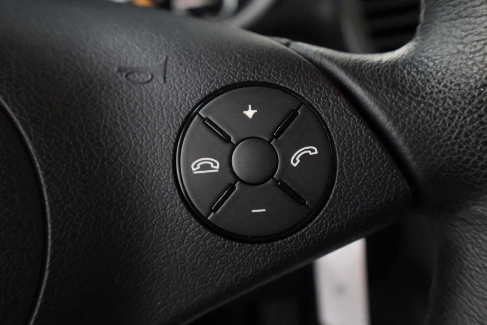 Thumbnail: 2009 Mercedes-Benz SLK - 22