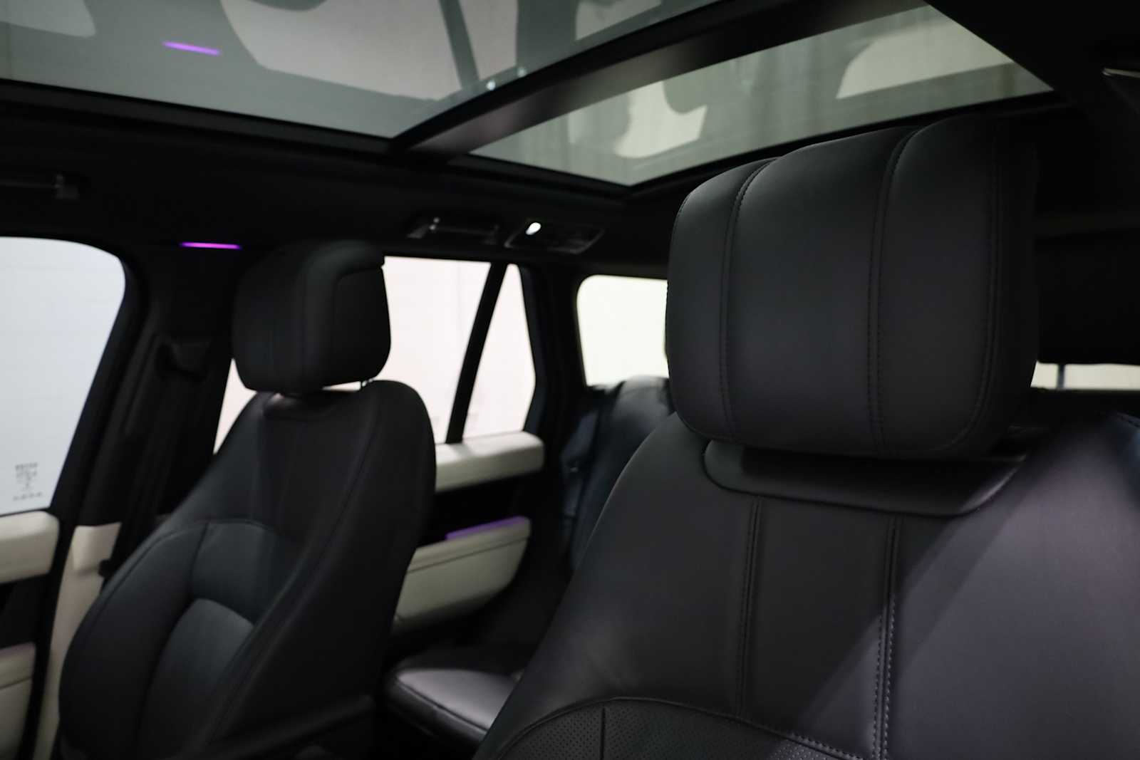 Thumbnail: 2021 Land Rover Range Rover - 18