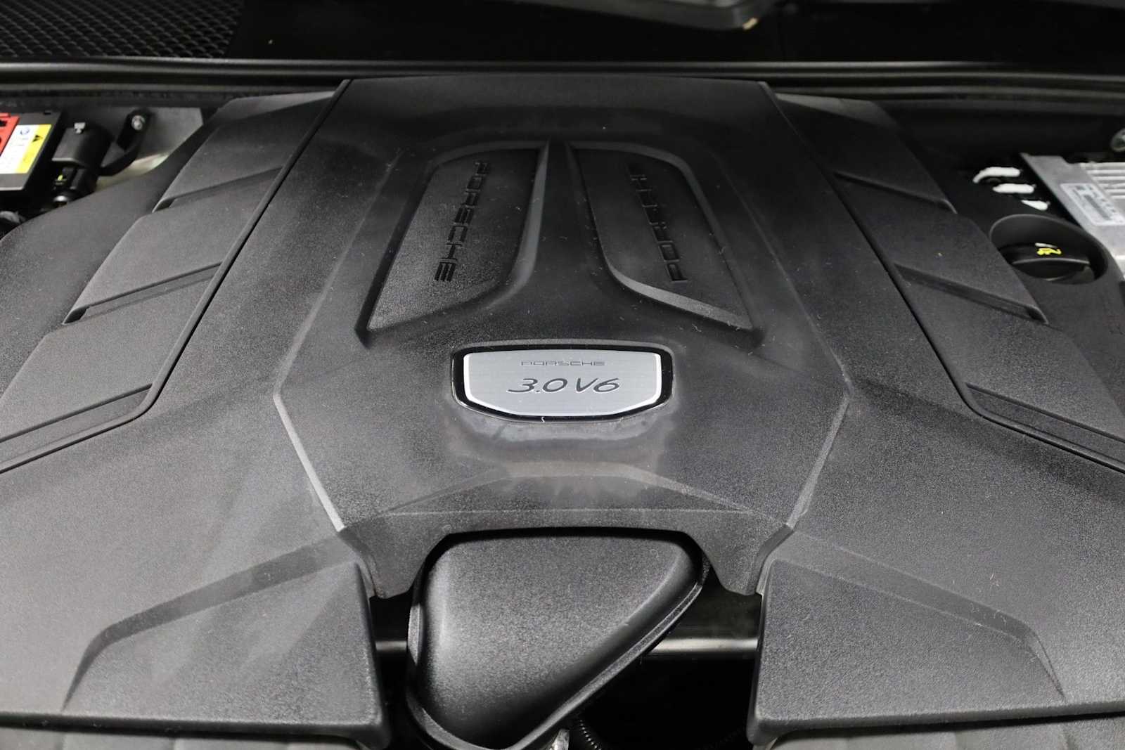 Thumbnail: 2022 Porsche Cayenne - 41