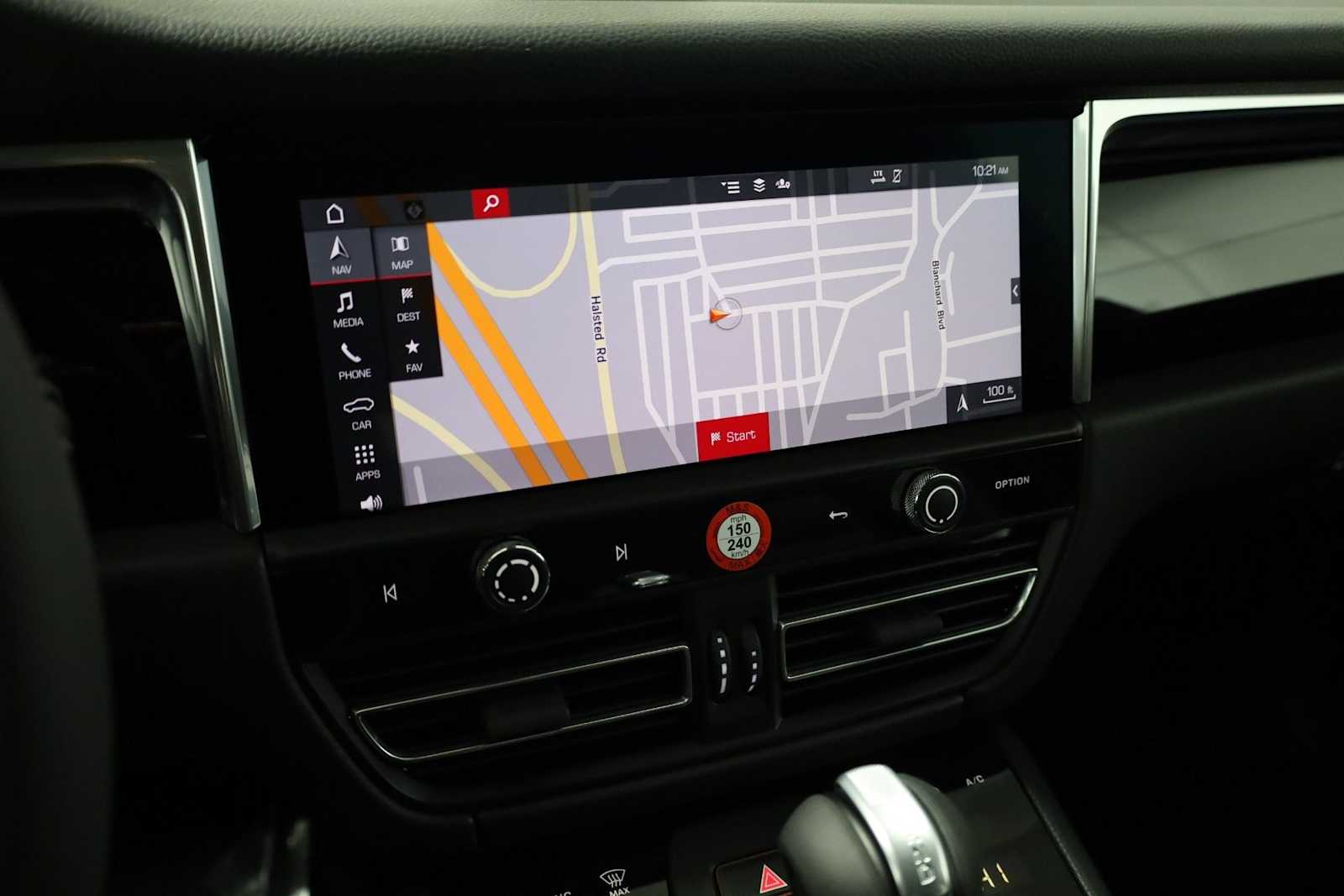 Thumbnail: 2026 Porsche Macan - 33