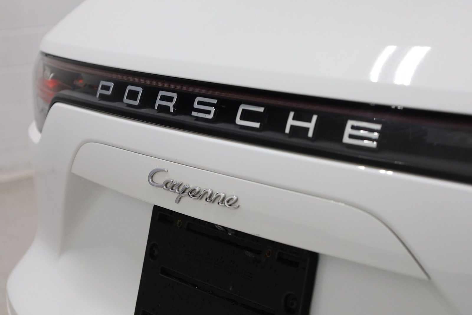 Thumbnail: 2023 Porsche Cayenne - 8