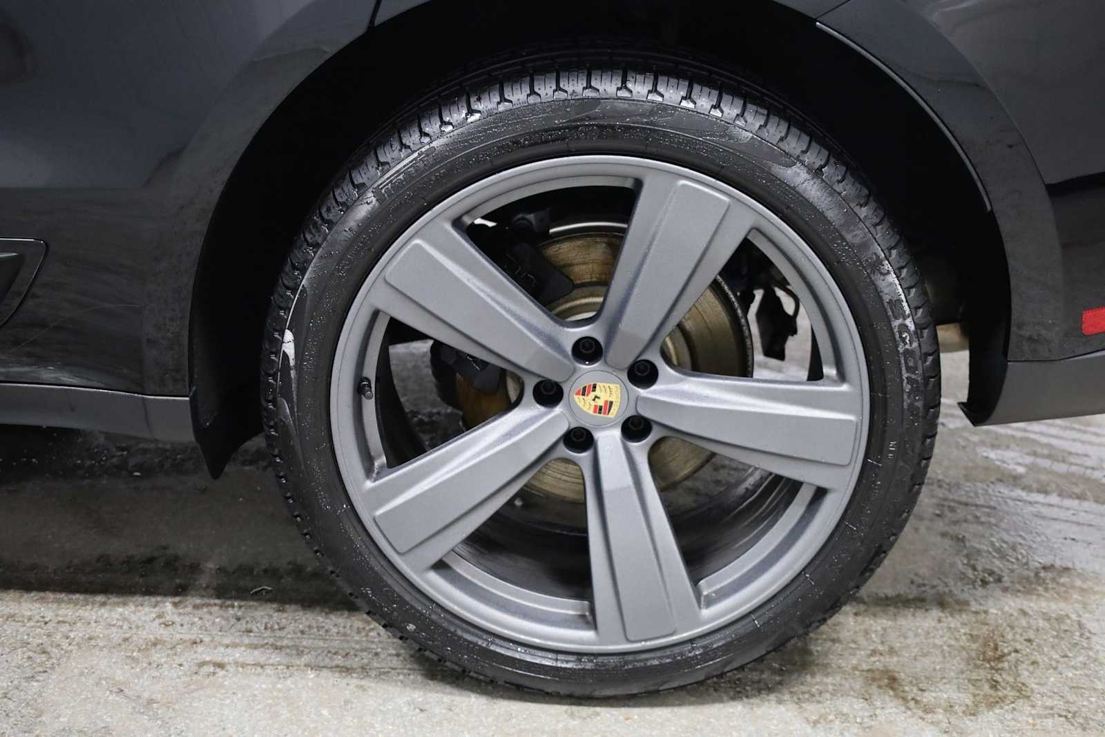 Thumbnail: 2025 Porsche Macan - 39