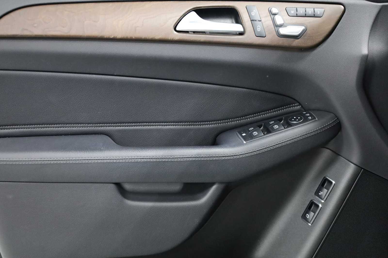Thumbnail: 2019 Mercedes-Benz GLS - 15