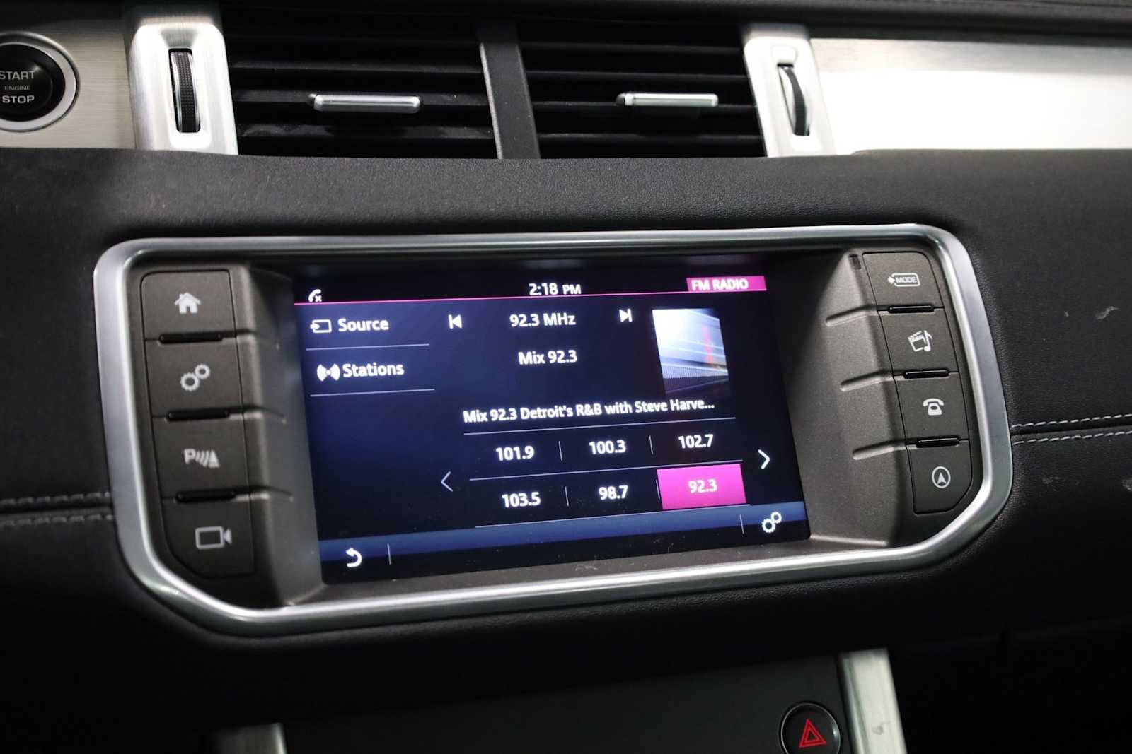 Thumbnail: 2017 Land Rover Range Rover Evoque - 30