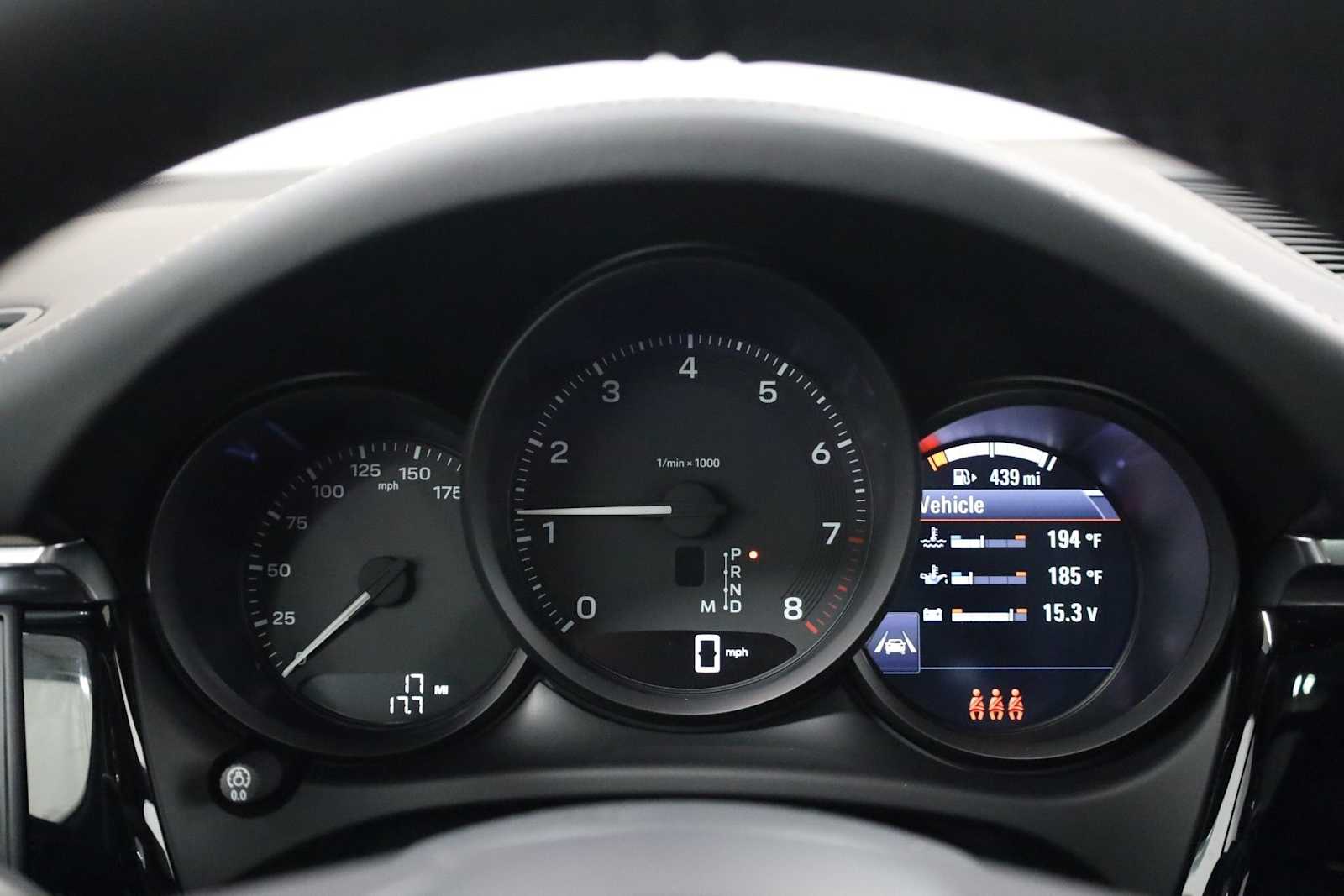 Thumbnail: 2026 Porsche Macan - 24