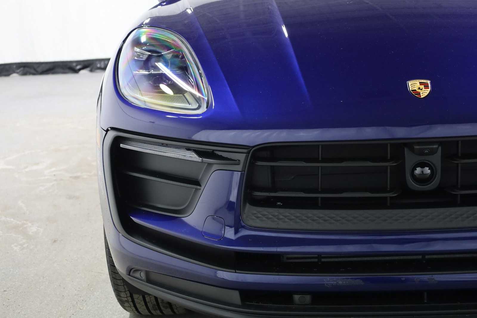 Thumbnail: 2026 Porsche Macan - 15