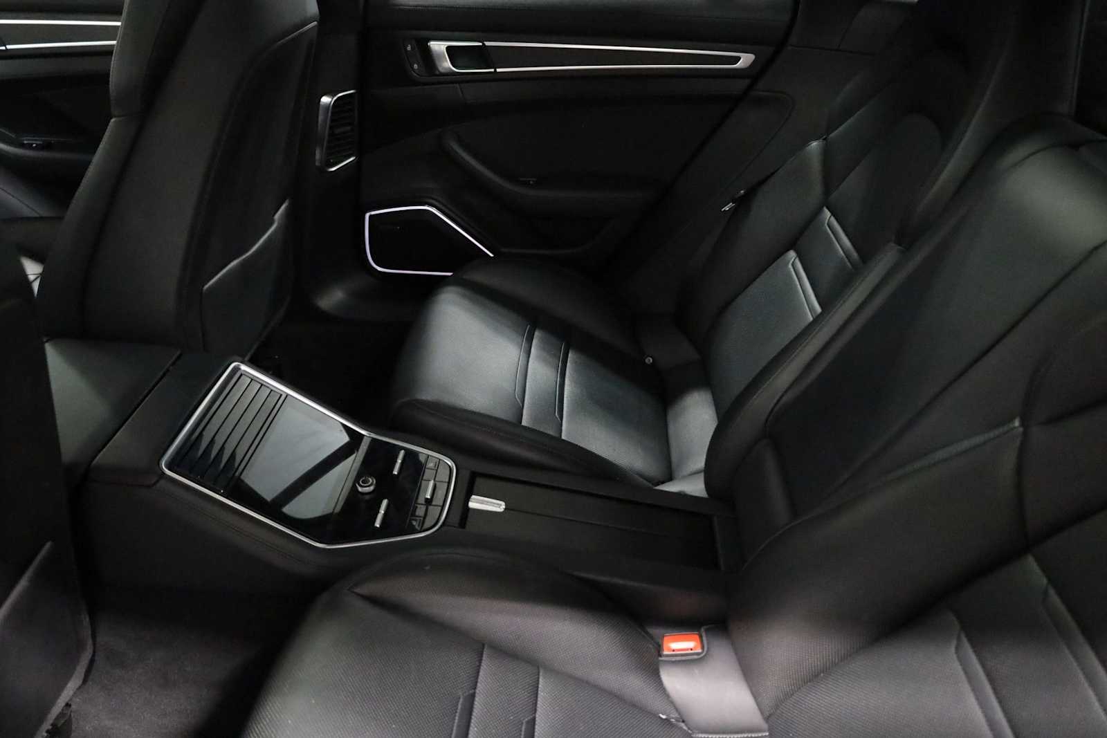 Thumbnail: 2023 Porsche Panamera - 35