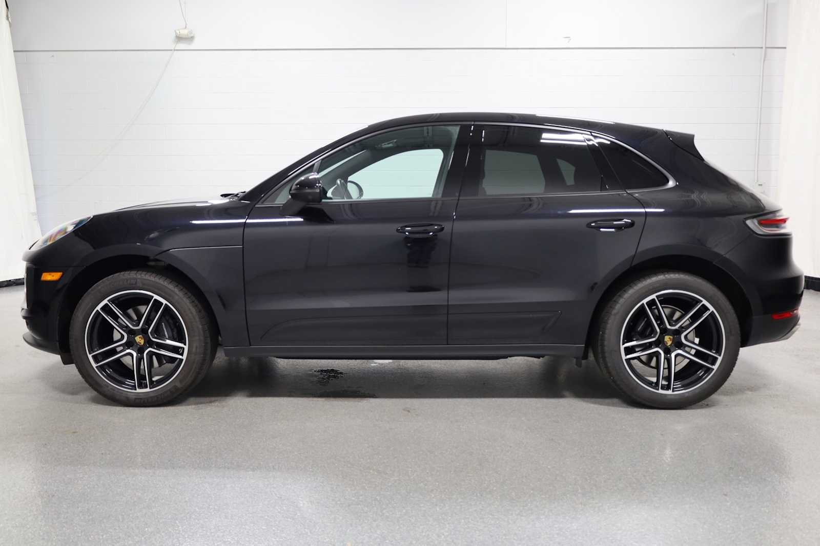 Thumbnail: 2021 Porsche Macan - 2