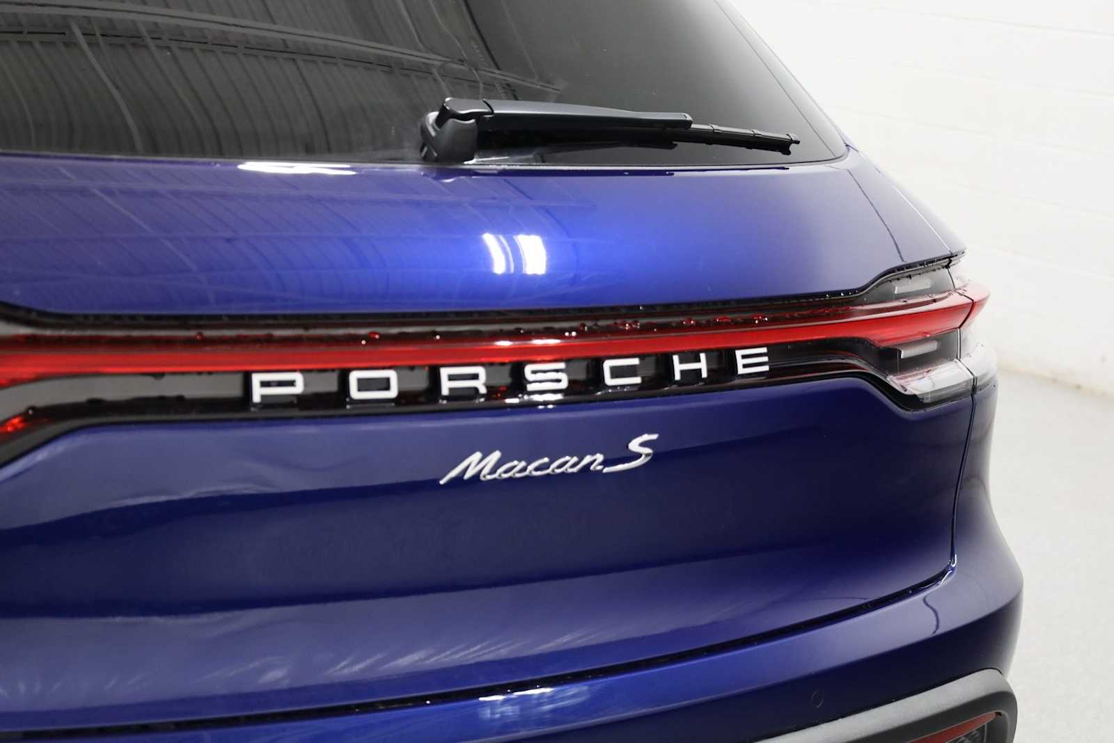 Thumbnail: 2026 Porsche Macan - 8